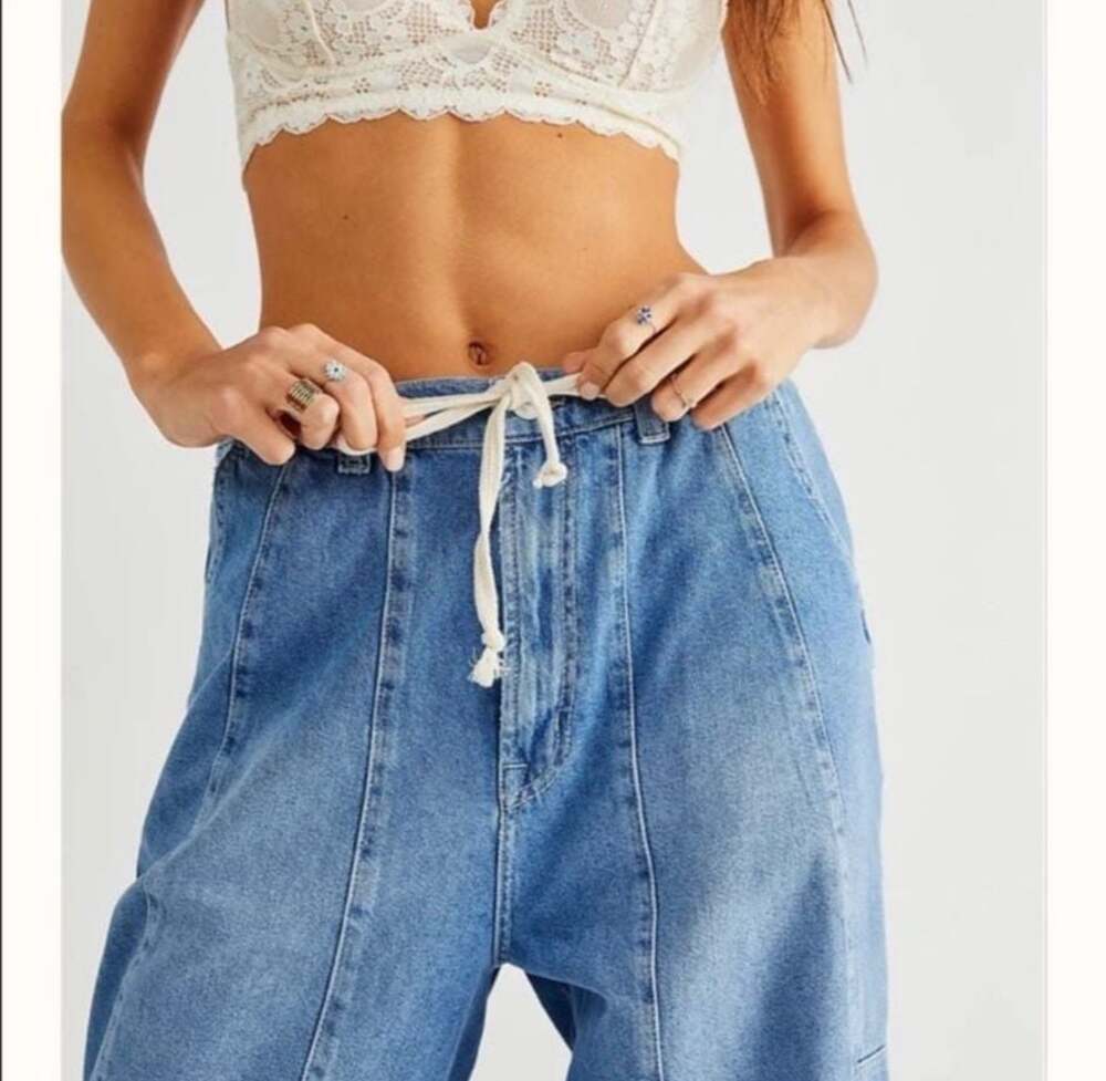 Free People Easy Yuki Pull-On Barrel Jeans Size M - Picture 3 of 6